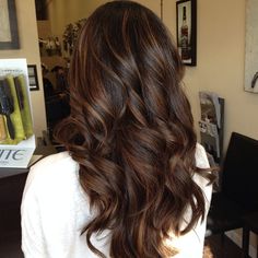 ❤️ love this look for winter! #balayage #balayagehaircolor #balayagehighlights #hairpainting #naturalombre #naturalbalayage Dimensional Lowlights, Dark Brown Hair With Caramel Highlights, Lowlights Balayage, Dimensional Balayage, Dimensional Highlights, Trendy We Fryzurach, Brown Hair With Caramel Highlights, Highlights Lowlights