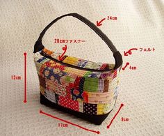 an image of a purse with measurements for it