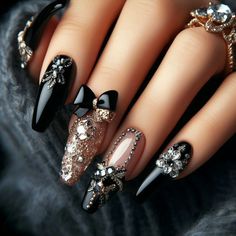 Black Christmas Nails, Black Nail Design, Nails For 2023, Sweet Nails, Amazing Nails, Gothic Nails, Fancy Nails Designs, Stylish Nails Designs, Glamour Nails