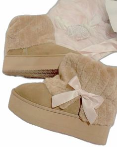 Bow Uggs Aesthetic, Coquette Christmas List, Wishlist Coquette, Pink Bow Uggs, Sherpa Uggs, Uggs Bow, Coquette Ugg, Coquette Boots, Cute Winter Shoes