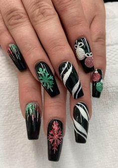 Black Xmas Nails Art Designs, Black Nails Christmas Holidays, Goth Xmas Nails, Gothic Holiday Nails, Gothic Christmas Nail Designs, Christmas Nail Designs Holiday, Snowman Nail Art, Xmas Nail Art, Holiday Nails Christmas