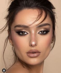 Cute Mascara, Dramatic Smokey Eye Makeup, Mascara Aesthetic, Brown Makeup Looks, Brown Smokey Eye Makeup, Bronze Makeup Look, Dramatic Smokey Eye, Ball Makeup, Sultry Makeup