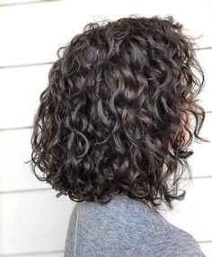 Long Curly Bob Haircut, Kręcony Bob, Long Curly Bob, Tan Skin Blonde Hair, Curly Lob, Medium Length Curly Hair, Bob Haircut Curly