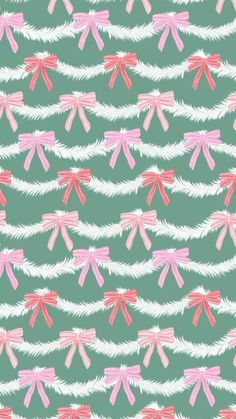 Christmas 24 Trends, Pink Green And Red Christmas, Christmas 2025 Trends, Christmas Designs Pattern, Red And Pink Christmas Decor, Scallop Decor, Immagini Grinch, Pink And Red Christmas, Pink And Green Christmas