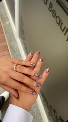 Chrome Nail Colors, Prettiest Celebrities, Nagellack Trends, Coastal Vibes, Nails Blue, Almond Acrylic Nails, Neutral Nails, Brown Nails