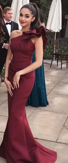 Sukienki Maksi, Skirt Diy, Custom Prom Dress, Burgundy Prom Dress, فستان سهرة, Outfit Trends, Evening Party Dress, Ladies Dress Design, Trendy Dresses