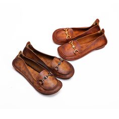 Made Of Genuine Leather And Sits On A Soft Rubber Sole.Horsebit-Detailed , Light And Comfortable For Walking. Material: Brush Off cow leather Insole: Genuine Leather （Unmovable） Outsole: Rubber Inside: Top layer Genuine leather the other side weight: 0.21kg each shoes Heels: 1.5Cm/0.59" Vintage Brown Flat Leather Shoes, Vintage Brown Almond Toe Flats, Vintage Brown Leather Flat Heel Shoes, Vintage Leather Flats With Leather Footbed, Vintage Leather Flats, Vintage Flat Leather Shoes, Brown Flat Moccasins With Leather Sole, Vintage Brown Closed Toe Loafers, Brown Vintage Closed Toe Loafers