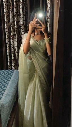 love 💖 Trending Saree For Farewell, Poses In Saree For Instagram, Saree Styles For Farewell, Farewell Outfits, Organized Bookshelf, Saree Farewell, Light Outfits, Satisfying Photos