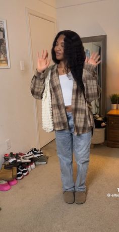 Cute And Casual Fall Outfits, Black Jean Jacket Outfits Fall, Vest Outfits Black Women, Cold Weather Outfits Black Women, Black Cute Outfits, Fall Themed Outfits, Straight Leg Jeans Outfits Winter, Cute Brown Outfits, Flannel Outfits For Women