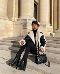 Platform Boots Outfit Winter, Caroline Hu, Back To College Outfits, Platform Boots Outfit, Hslot Outfit, College Outfit Ideas, Hslot Outfit Ideas, Instagram Filler, 2022 Instagram