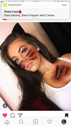 Hallowing Makeup, Maquillage Halloween Simple, Cute Clown Makeup, Halloween Makeup Clown, Halloweenský Makeup, Holloween Makeup, Halloween Coustumes, Diy Halloween Costumes For Women, Halloween Makeup Pretty