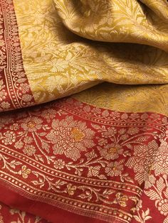 Golden Saree, How To Wash Silk, Paisley Motif, Border Fabric, Golden Yellow Color, Blouse Measurement, Yellow Saree, Motif Pattern, Color Techniques