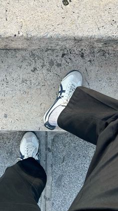 #onitsukatiger @onitsukatigerofficial #onitsukatiger #aesthetic #pinterest #instagram Onitsuka Tiger Mens Outfit, Onitsuka Tiger Aesthetic, Men's Boot Liners, Onitsuka Tiger Mens, 8 Ball, Aesthetic Pinterest, Onitsuka Tiger, Puma Sneakers, Summer Outfits Men