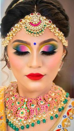 Hello Eyes Makeup Tutorial, Hello Eyes Makeup, Bridal Dulhan Makeup, Haldi Eye Makeup Look, Mehendi Makeup Looks, Lakme Makeup, Eyeshadow Guide