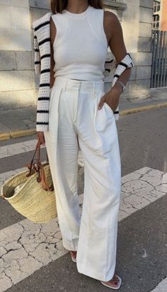 White Linen Pants Outfit, White Linen Outfit, White Linen Trousers, White Pants Outfit, Linen Pants Outfit, Ibiza Outfits, Trouser Outfit, European Summer Outfits, White Linen Pants