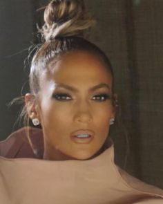 Jlo Makeup, Jlo Fashion, Jennifer Lopez Makeup, Jlo Hair, Jennifer Lopez Hair, Queen Hair, Hair Collection, Celebrity Makeup, Flawless Makeup