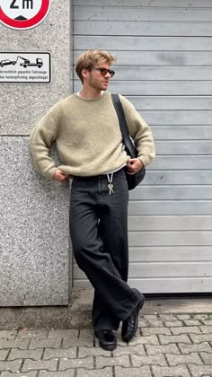 Italy Outfits, Mens Outfit Inspiration, Mens Fashion Streetwear, Winter Outfits Men, Mens Fashion Classy, Cool Outfits For Men