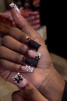 Easy Nail Designs Black, Rod Wave Nail Ideas, Black Nails Acrylic Design, Short Black Acrylic Nails Designs, Nails Acrylic Black And White, Black Acrylic Nails Short, Short Black Nails Designs, Black Nails Ideas