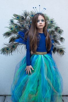 Peacock Costume, Homemade Halloween Costumes, Easter Hairstyles For Kids, Diy Halloween Costumes Easy, Crazy Hair Day, Wacky Hair, Kids Dress Up, Easter Hair Bow, Creative Costumes