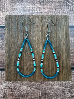 Round Tuit, Bracket Ideas, Western Fashion Jewelry, Native Earrings, Beaded Jewelry Earrings, Stone Bead Jewelry, Beadwork Ideas, Earring Hoop, Beaded Earrings Tutorials