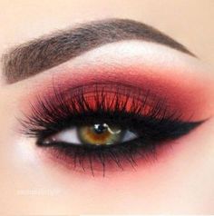 Red And Black Eye Makeup, Devil Makeup Halloween, Makeup Red Hair, Masks Ideas, Devil Makeup, Halloween Make-up Looks, Halloweenský Makeup, Black Eye Makeup, Red Eye Makeup