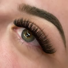 Wedding Lashes, Volume Russe, Natural Fake Eyelashes, Full Eyelashes, Best Lash Extensions, Lash Ideas, Bentuk Alis, Lashes Fake Eyelashes, Lash Extensions Makeup