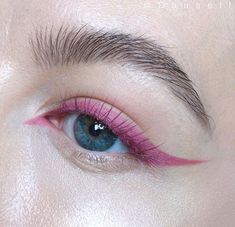 Pink Eyeliner, Yellow Eyeshadow, Eyeliner For Beginners, Eyeliner Styles, Best Eyeliner, Lancome Makeup