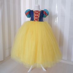 a dress made to look like snow white