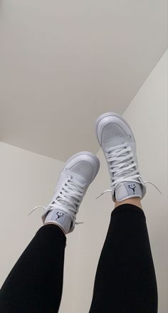 White Jordan 1 Women Outfit, White Jordans Outfit, Womens Air Jordan 1, Air Jordan 1 Outfit Women, Womens Air Jordan, Air Jordan 1 Mid White, Jordan 1 Outfit Women, White Outfits For Women