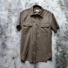 Mens Large Shirt By Mutual Weave New With Tags Dress It Up Or Go Casual Khaki Button-up Top For Outdoor, Casual Shirt With Button Closure For Outdoor, Casual Tops With Casual Collar For Outdoor, Casual Button-up Outdoor Shirt, Casual Button-up Shirt For Outdoor, Khaki Cotton Outdoor Shirt, Khaki Cotton Shirt For Outdoor, Casual Outdoor Tops With Button Closure, Khaki Cotton Top With Casual Collar