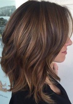 Image result for shoulder length hairstyles Medium Rachel Haircut, Lob Haircut Brunette Highlights, Medium Hair Styles For Thick Hair Wavy Shaggy Bob, Medium Length Lob Thick Hair, 2023 Womens Hairstyles, Med Bob Hairstyles Shoulder Length, Midlength Hairstyles 2023, Razor Layered Haircuts, Mid Length Hair For Thinning Hair