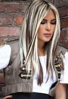 rayos plateados para el cabello color negro - Buscar con Google Chunky Blonde Highlights, Highlights For Dark Brown Hair, Platinum Blonde Highlights, Medium Brown Hair, Blonde Hair With Highlights