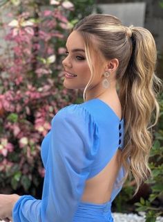 Hair Up Curled Ponytail, Hair Styles In Ponytails, Hair Model For Wedding Guest, Soft High Ponytail Hairstyles, Hair Model For Wedding, Ponytail Fancy Hairstyles, Up Styles For Medium Hair, Hair Ponytail Styles Wedding, Haïr Style For Wedding