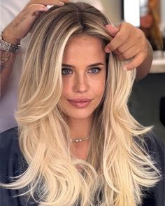 Cute Ways To Dye Blonde Hair, Moneypiece Hair Blonde Highlights, Summer Blonde Hair With Lowlights Caramel Highlights, Barbie Blonde Balayage, Buttery Blonde Hair Dark Roots, Honey Blonde With Shadow Root, High Blonde Balayage, Bleach Blonde Hair With Dark Roots, Heavy Blonde Balayage