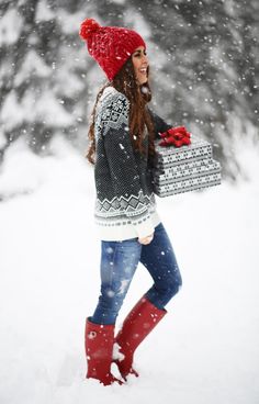 let it snow! Red Rain Boots, Beanie Outfit, Comfy Outfits Winter, Christmas Outfit Ideas, Cute Christmas Outfits, Comfy Winter, Cute Winter Outfits, Winter Trends, Christmas Fashion