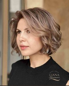 38 Most Popular Short Layered Bob Haircuts That are Easy to Style Short Layered Bob, Short Layered Bob Haircuts, Tan Skin Blonde Hair, Short Layered Bob Hairstyles, Bob Haircut Ideas, Medium Hair Styles For Women, Short Hair Lengths, Wavy Haircuts