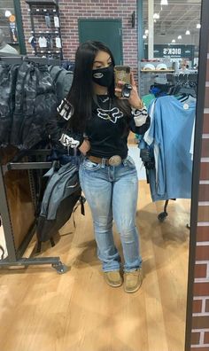 Latina Outfit Ideas, Takuachita Outfits, Takuache Girl Outfits, Outfits Latina, Foto Cowgirl, Cute Cowgirl Outfits, Latina Outfit, Cowgirl Style Outfits