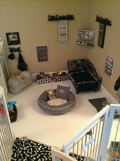 a baby's room is decorated in black and white