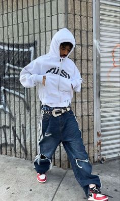 Fashion Aesthetic Streetwear, Nike Tech Tracksuit, Zip Hoodie Outfit, Tiktok Y2k, Nike Inspiration, Vintage Street Fashion, Denim Street Style, Streetwear Inspiration