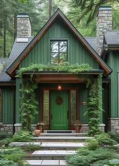 45+ Vibrant Front Door Colors for Green Houses to Make Your Home Stand Out (2024) Dark Green House, Green House Ideas, Green Siding, Best Front Door Colors, Front Door Color, Door Shades, Green Cabin, Best Front Doors, Porch Plants