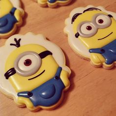 the cookies are decorated like minion characters