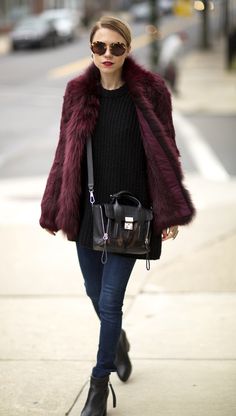 Burgundy Fur Coat, Casual Chique Stijl, Mode Hippie, Style Casual Chic, Blazer Outfit, Street Style Chic, Coat Outfits