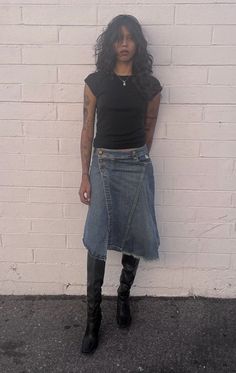 Denim Skirt Outfits, Looks Street Style, Cooler Look, Mood Board Fashion, Jeans Rock, Mode Vintage, Looks Style