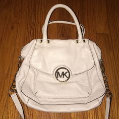 Almost New Michael Kors Bag Elegant White Michael Kors Shoulder Bag, Michael Kors White Everyday Shoulder Bag, Modern Michael Kors White Shoulder Bag, Michael Kors White Bag For On-the-go, Michael Kors White Shoulder Bag With Gold-tone Hardware, Michael Kors Bag, White Bag, Michael Kors, Bag Lady