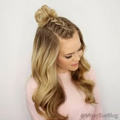 Braided top knot half updo and tons of other cute hair tutorials that can make your everyday look more fabulous. Braided Top Knots, Hairstyles Ponytail, Top Knot Hairstyles, Fishtail Braid, Back To School Hairstyles, Long Blonde, Retro Hairstyles, Hairstyles Ideas