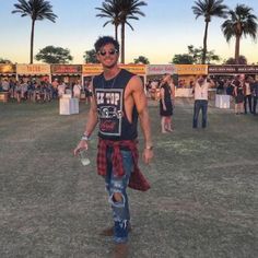 Coachella Mens Fashion, Stagecoach Outfits, Converse Haute, Mode Coachella, Coachella Outfit Men, Stagecoach Outfit, Mens Festival Fashion, Stagecoach Festival, Coachella Fits