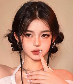 Medium Long Haircuts, Day Makeup Looks, Hair Style Korea, 얼굴 드로잉, Kpop Hair, Hair Up Styles, Penteado Cabelo Curto, Short Hairstyle