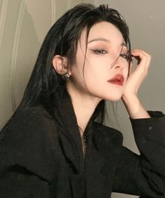 Female Pose, Halloween Makeup Inspiration, Eye Makeup Pictures, Side Profile, Girls Makeup, Fashion Poses, Korean Beauty