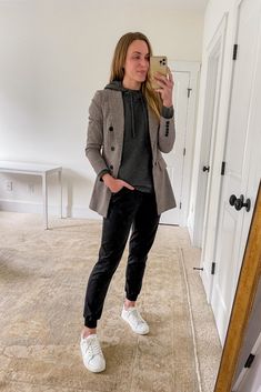 Blazer And Hoodie Outfits For Women, Blazer Outfits Work, Plaid Blazer Outfit Women, Casual Blazer Outfit Women, Blazer And Skirt Outfits, Work Blazer Outfit, Hoodie Blazer, Plaid Blazer Outfit, Hoodie Outfit Casual