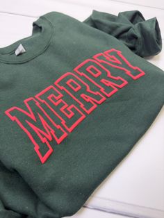 Merry Varsity Sweatshirt, Varsity Merry Puff Sweatshirt, Puff Christmas Sweatshirt, Embossed Christmas Sweatshirt, Kids Christmas Sweatshirt - Etsy Puff Sweatshirt, Christmas Shirts Vinyl, Easy Puff, Varsity Sweatshirt, Green Sweatshirt, Spirit Wear, Christmas Sweatshirts, Fancy Dresses, Christmas Shirts